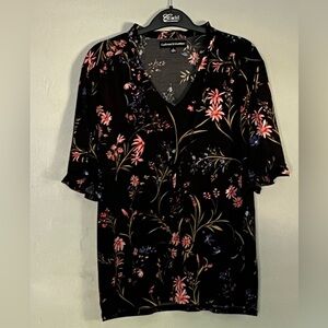 Pretty floral blouse. Size XL. Worn once